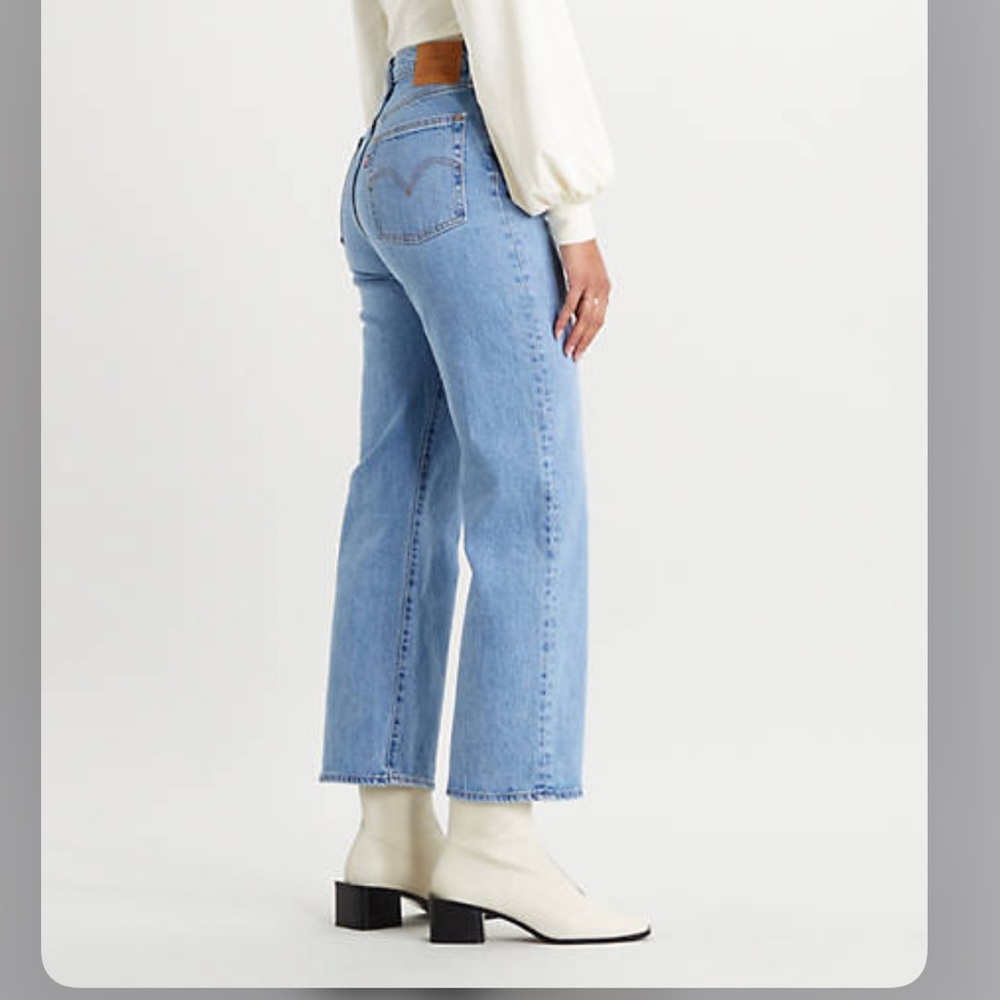 Levi’s Ribcage Straight Ankle Jeans in Tango Gossip